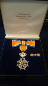 Het welverdiende lintje voor iedereen die de Stichting ondersteund en bijstaat